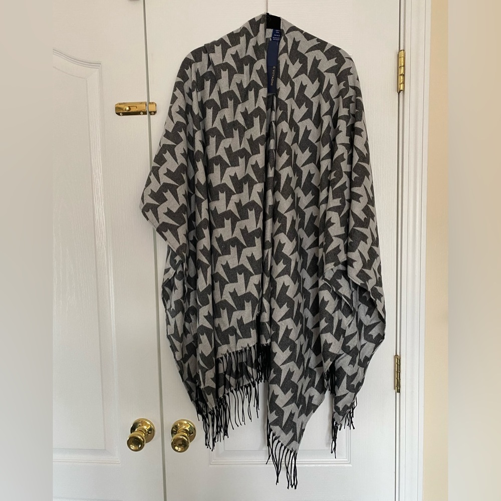 NWT Adrienne Vittadini Shawl with Cat Pattern